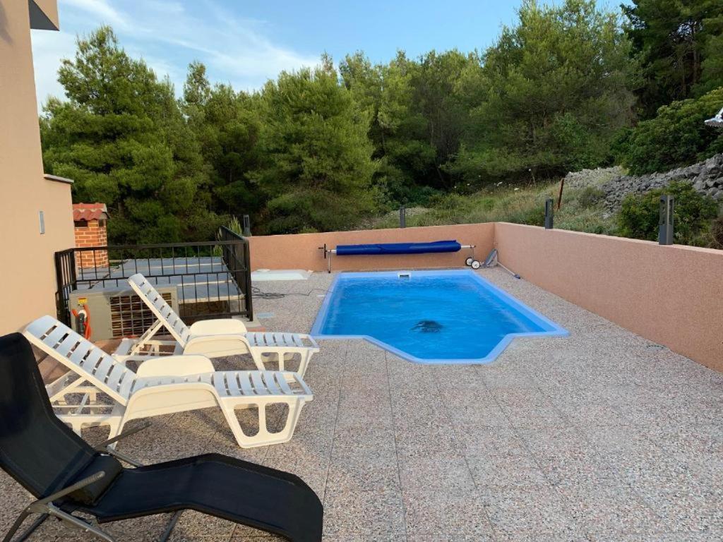 Apartments Panorama With Seasonal Pool Slatine Exterior photo