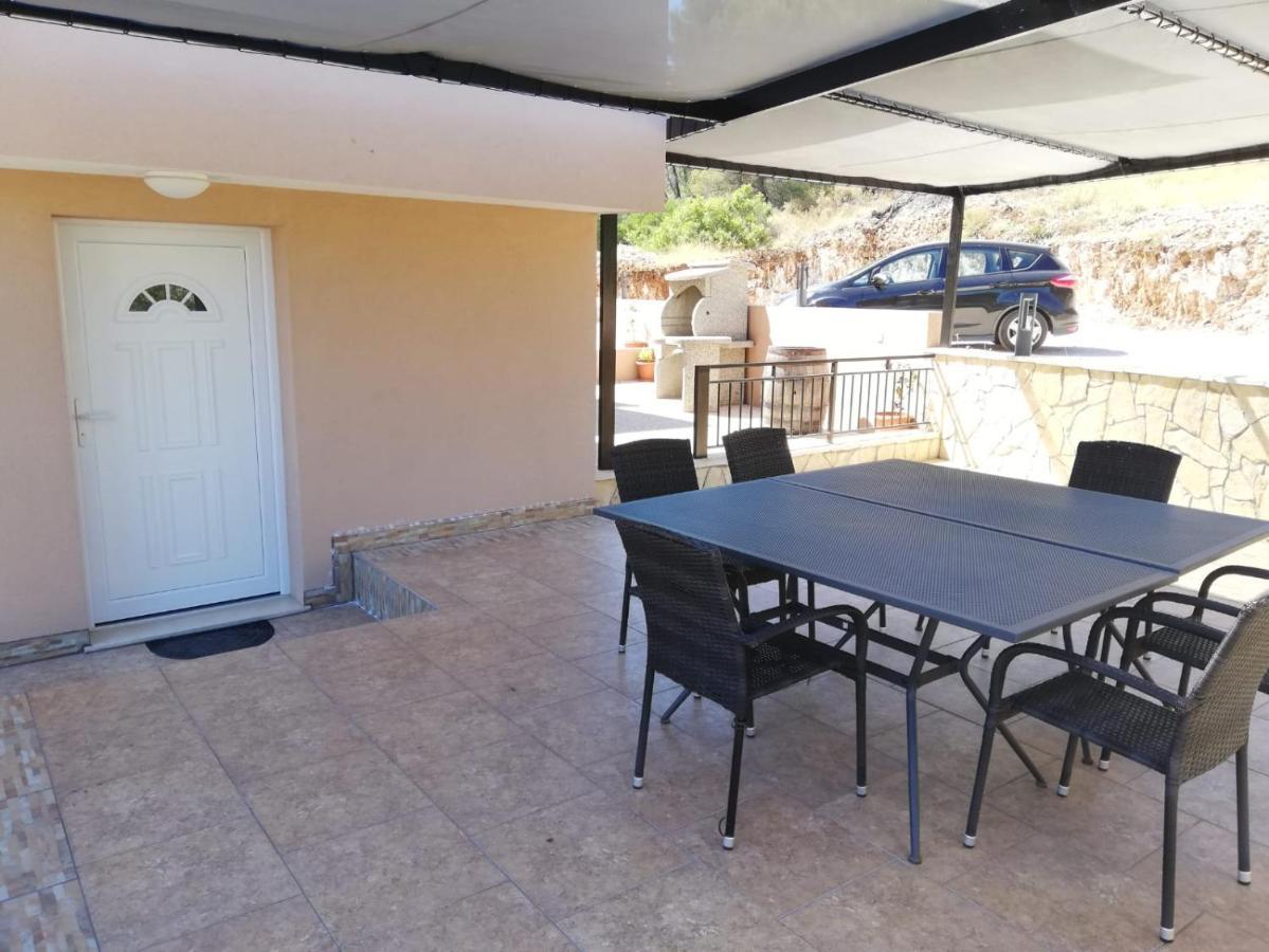 Apartments Panorama With Seasonal Pool Slatine Exterior photo